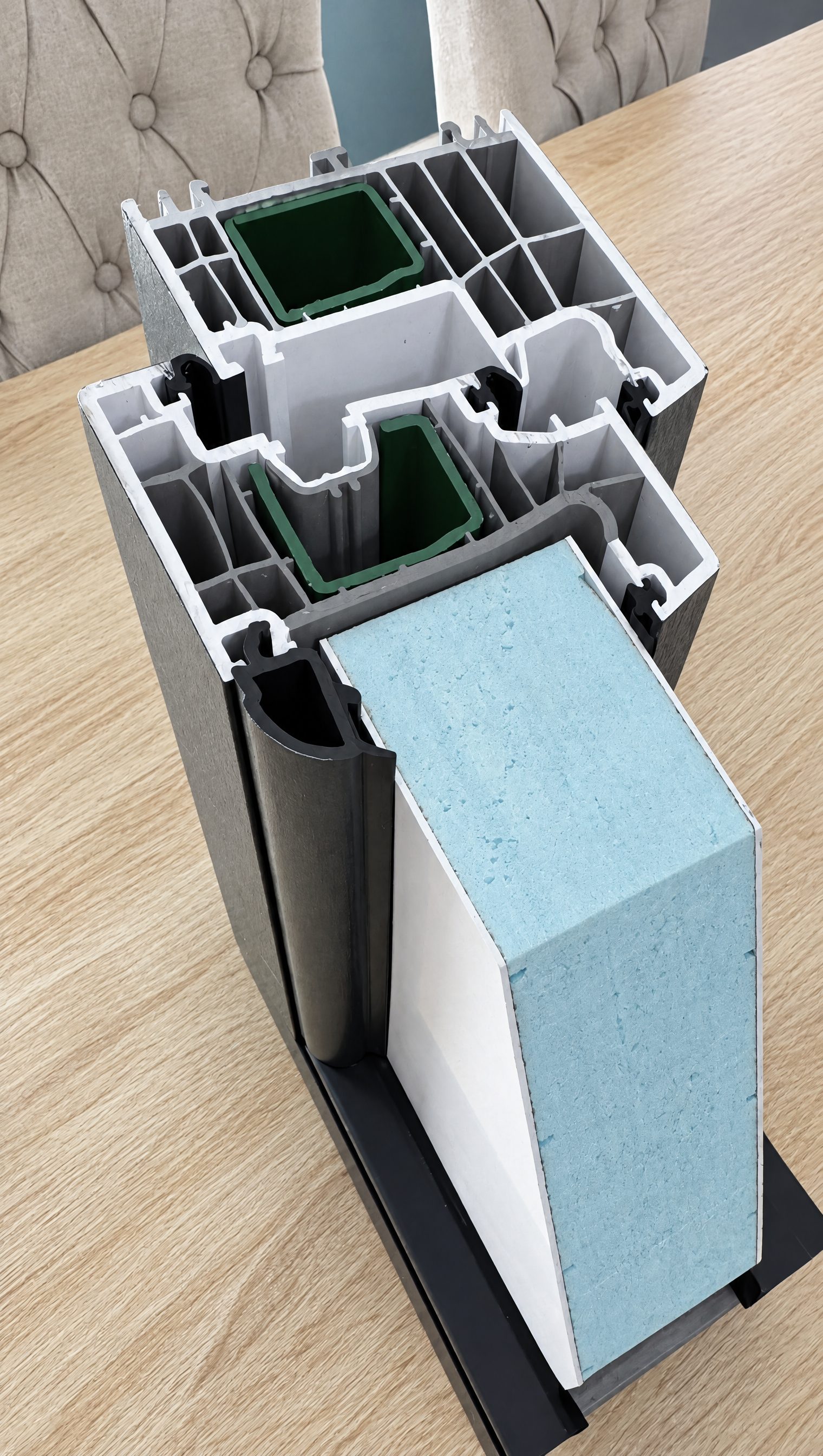 Profil aluminium utilisé pour nos fenêtres, détail 6
