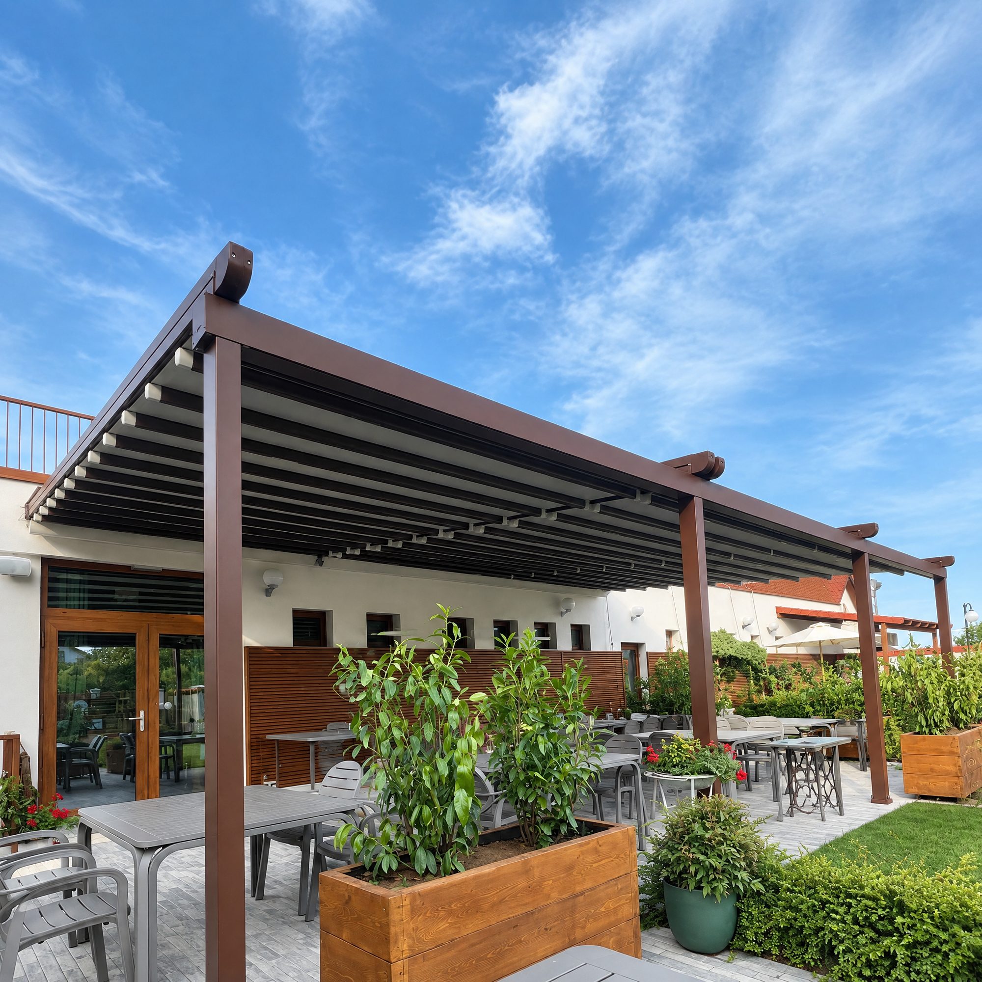 Pergola bioclimatique en aluminium, réalisation 11